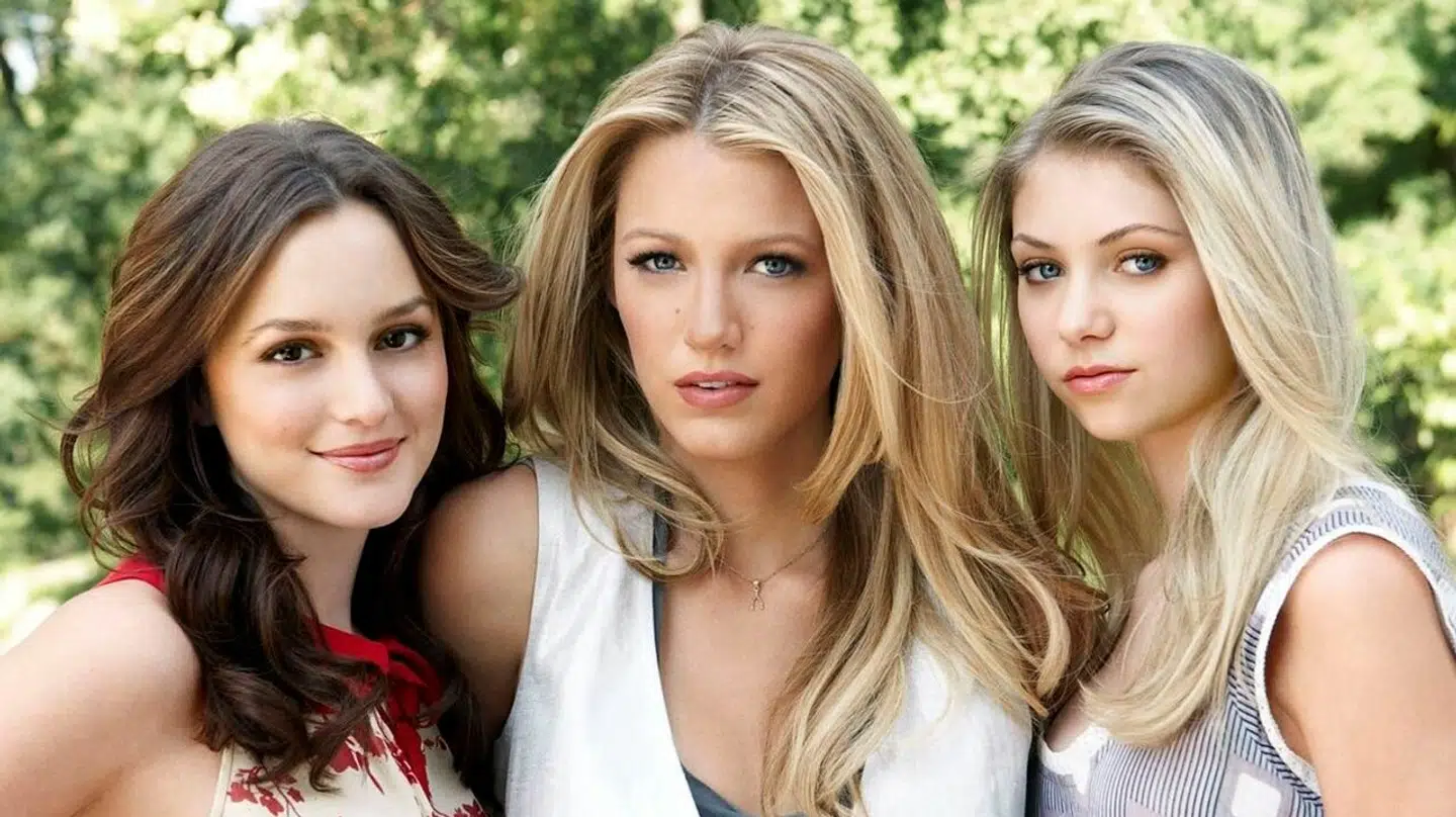 Taylor Momsen (til højre) med sine 'Gossip Girl'-kollegaer Leighton Meester og Blake Lively fotograferet i 2008.