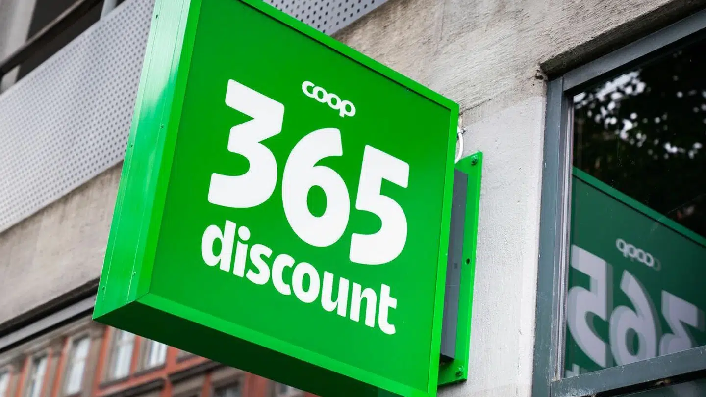 Næsten alle 365dicounts butikker har åbent på onsdag, hvor det er helligdag.