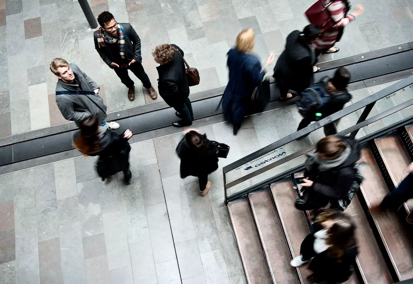 »Det er bekymrende, at erhvervslivets universitet lægger det uddannelsesmæssige ansvar for specifikke sprog- og kulturkompetencer fra sig,« skriver kronikørerne. På billedet ses elever på Copenhagen Business School.