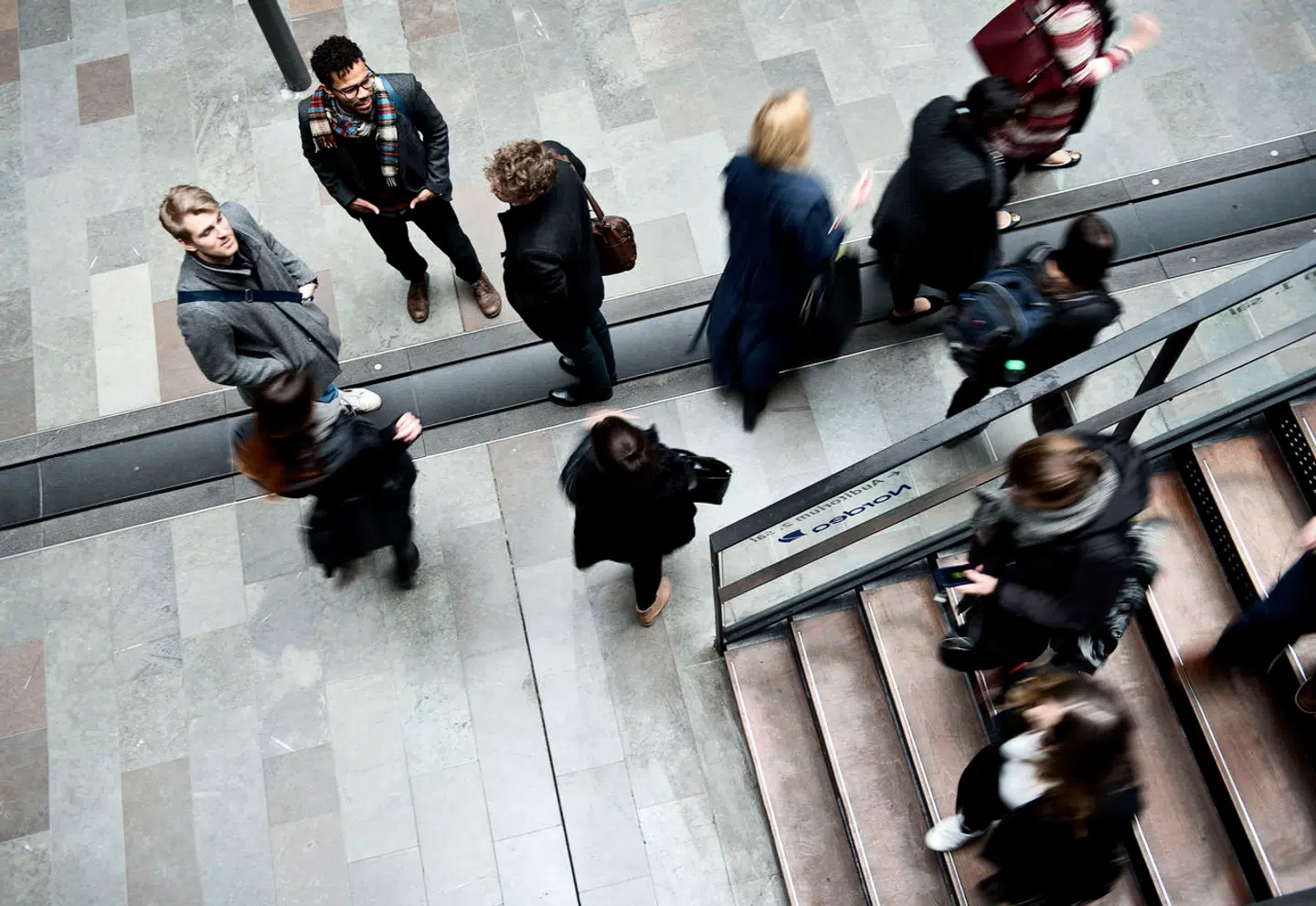 »Det er bekymrende, at erhvervslivets universitet lægger det uddannelsesmæssige ansvar for specifikke sprog- og kulturkompetencer fra sig,« skriver kronikørerne. På billedet ses elever på Copenhagen Business School.