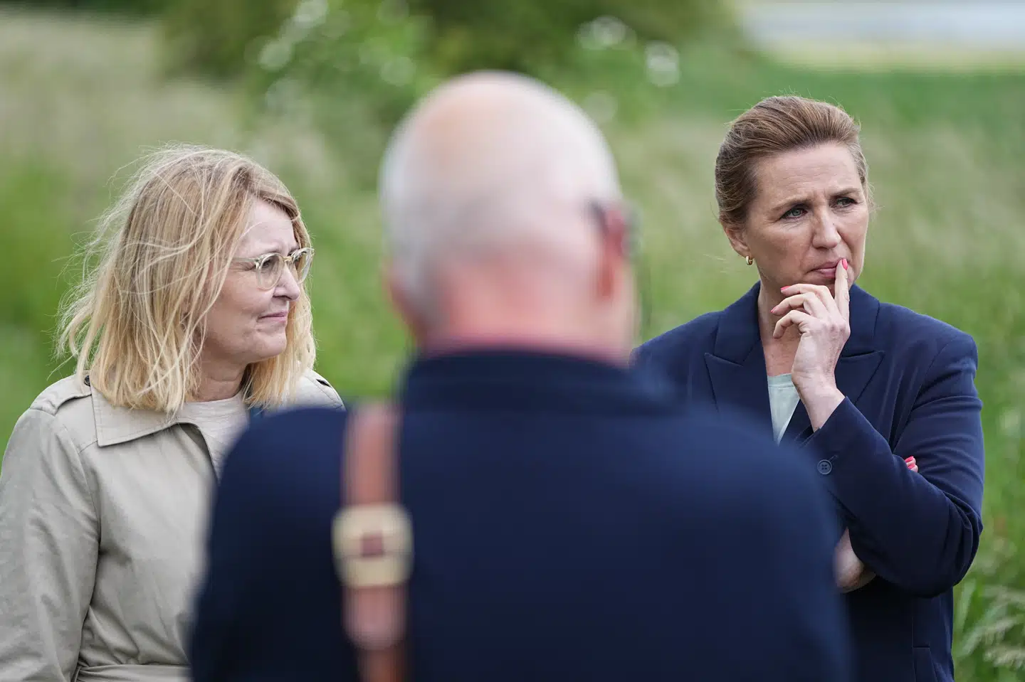 Mette Frederiksen og Christel Schaldemose fremhæver kemikalier og stoffer som et punkt, hvor almindelige borgere er forsvarsløse.
