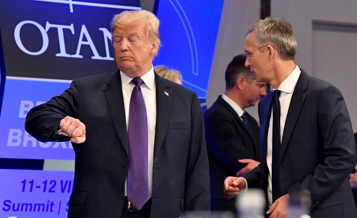 »Vi står i en helt ny sikkerhedspolitisk situation, hvor ingen kan vide sig sikre på, om musketereden reelt set holder, når det gælder,« skriver Villy Søvndal. På billedet ses daværende præsident Donald Trump og NATOs generalsekretær, Jens Stoltenberg, i 2018.