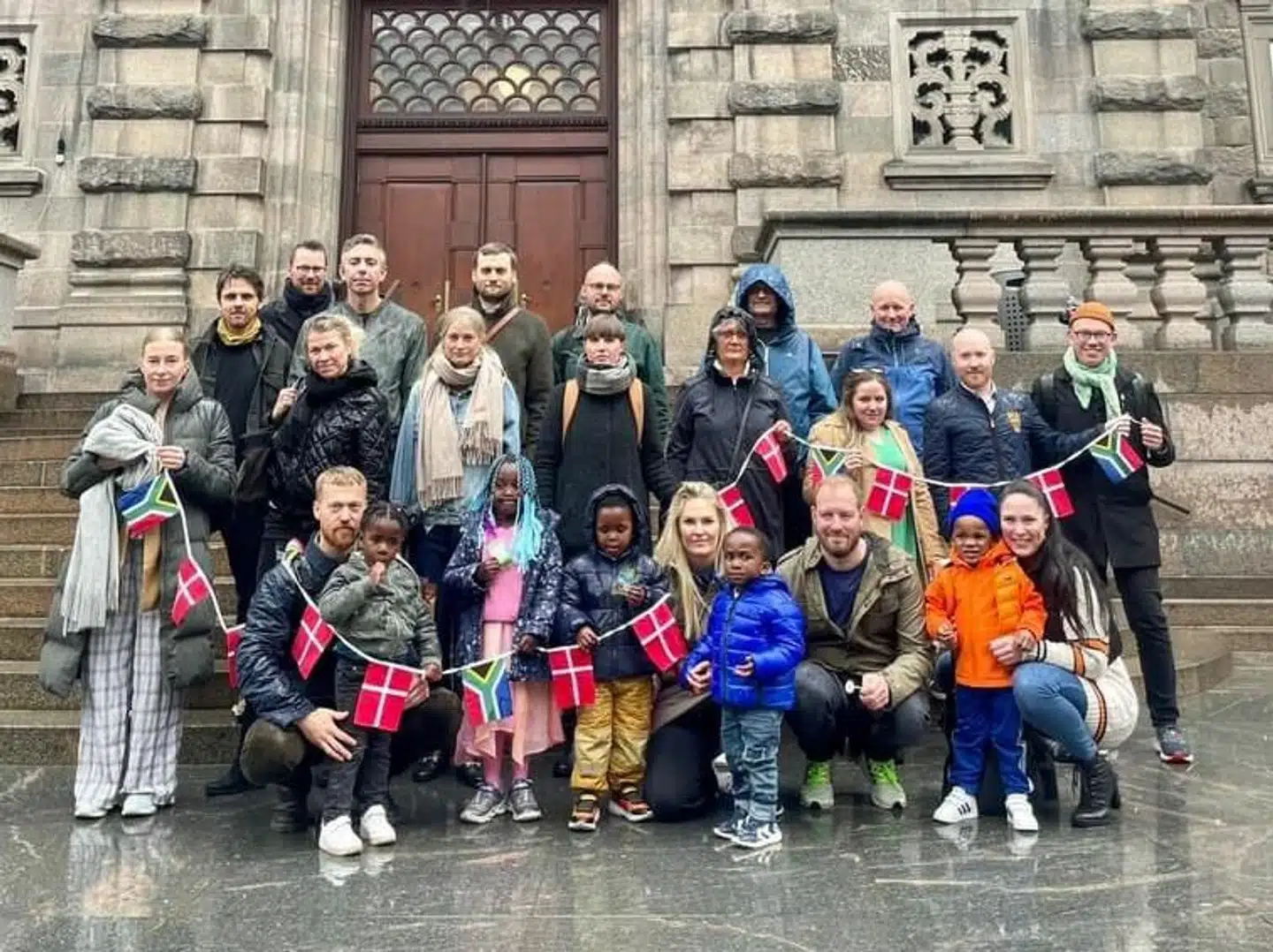 Ankestyrelsen kunne intet fortælle, skriver kronikørerne: »Vi ringer jer op, fordi Socialministeriet har sagt, at vi skal – vi ved ikke, hvad der kommer til at ske med jeres sager – det er en politisk beslutning«.