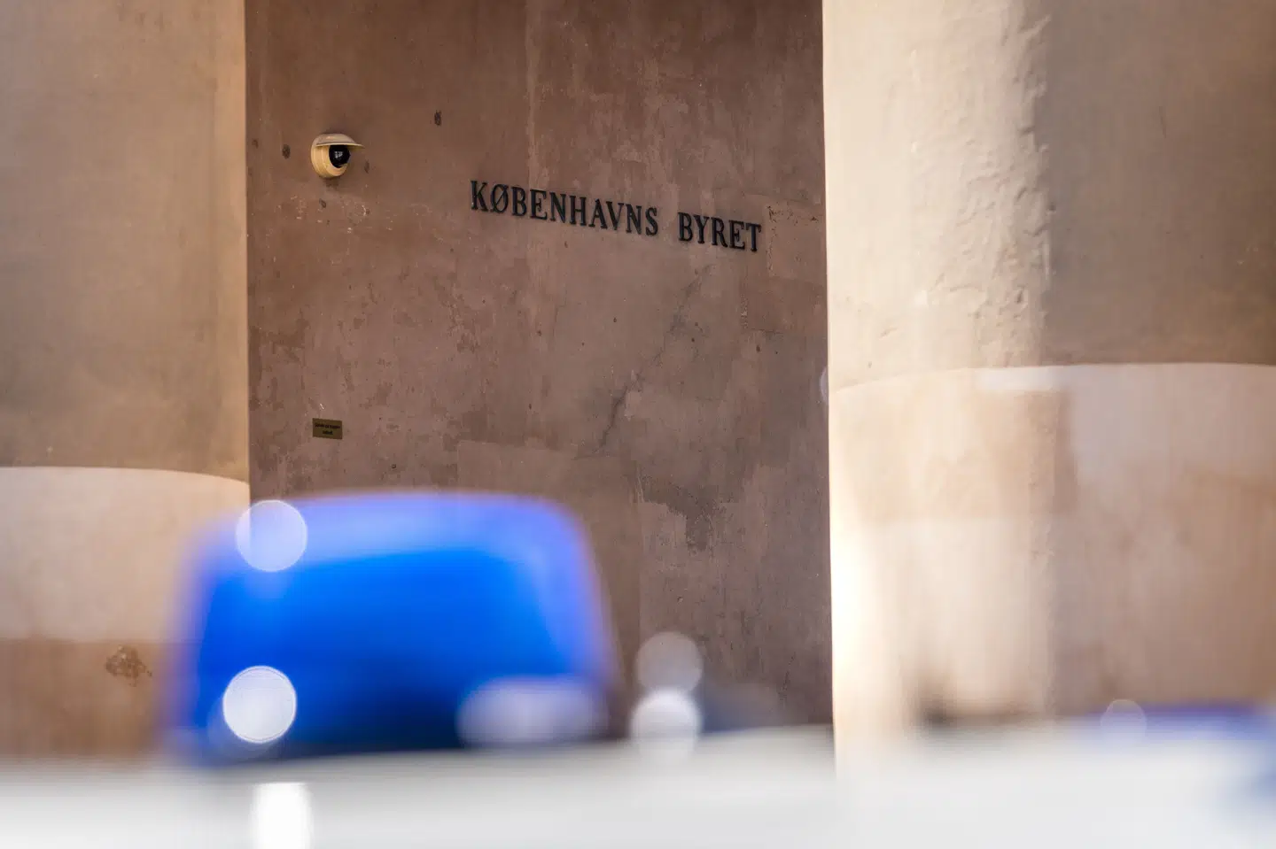 Tirsdag er en større sag om våbenbesiddelse begyndt ved Københavns Byret. Her sidder tre mænd i 30'erne tiltalt. Den ene forklarer i retten, at han har tilknytning til rockergruppen Hells Angels. (Arkivfoto).