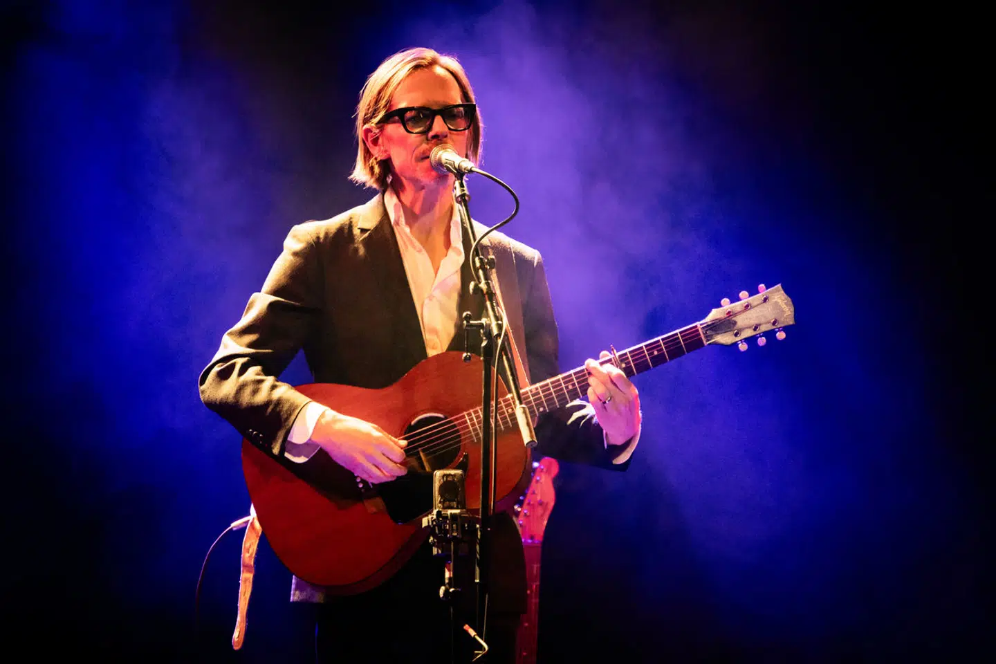 Claus Hempler spiller i øjeblikket på københavnske Hotel Cecil, der er et af de mange stop på den turné, der allerede har varet i flere måneder.