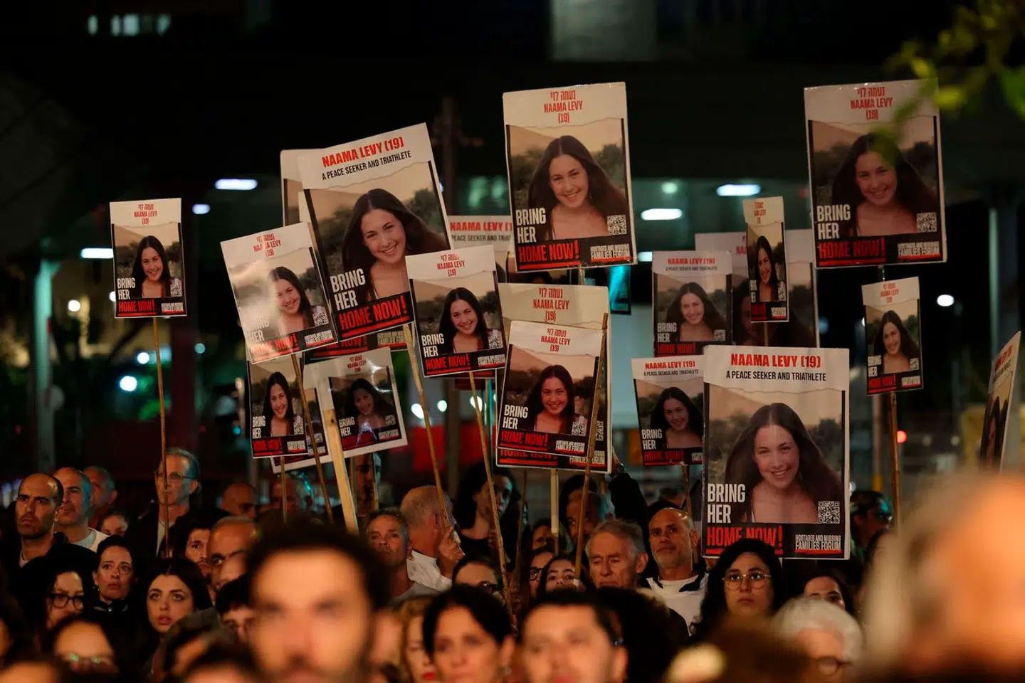 Siden 7. oktober har der været demonstration i Tel Aviv for at få gidslerne ud af Gaza. Her demonstreres der for frigivelsen af Naama Levy.