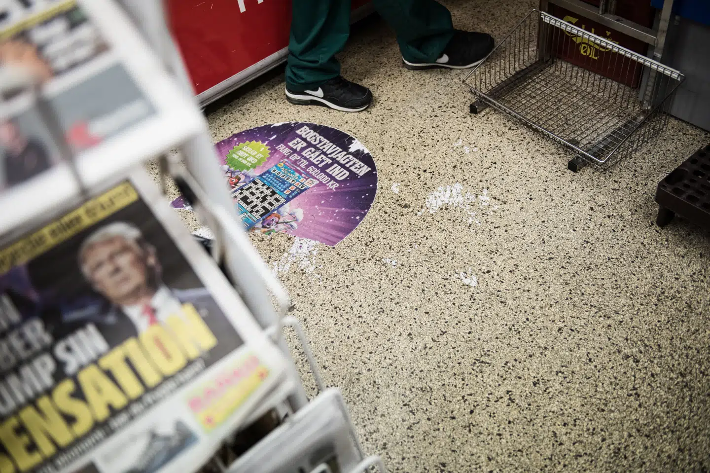 Politiet rykkede tirsdag ud til en kiosk på Østerbro, hvor Skat i forbindelse med et kontrolbesøg fandt to pistoler. Indehaveren af kiosken er anholdt for våbenbesiddelse. (Arkivfoto).