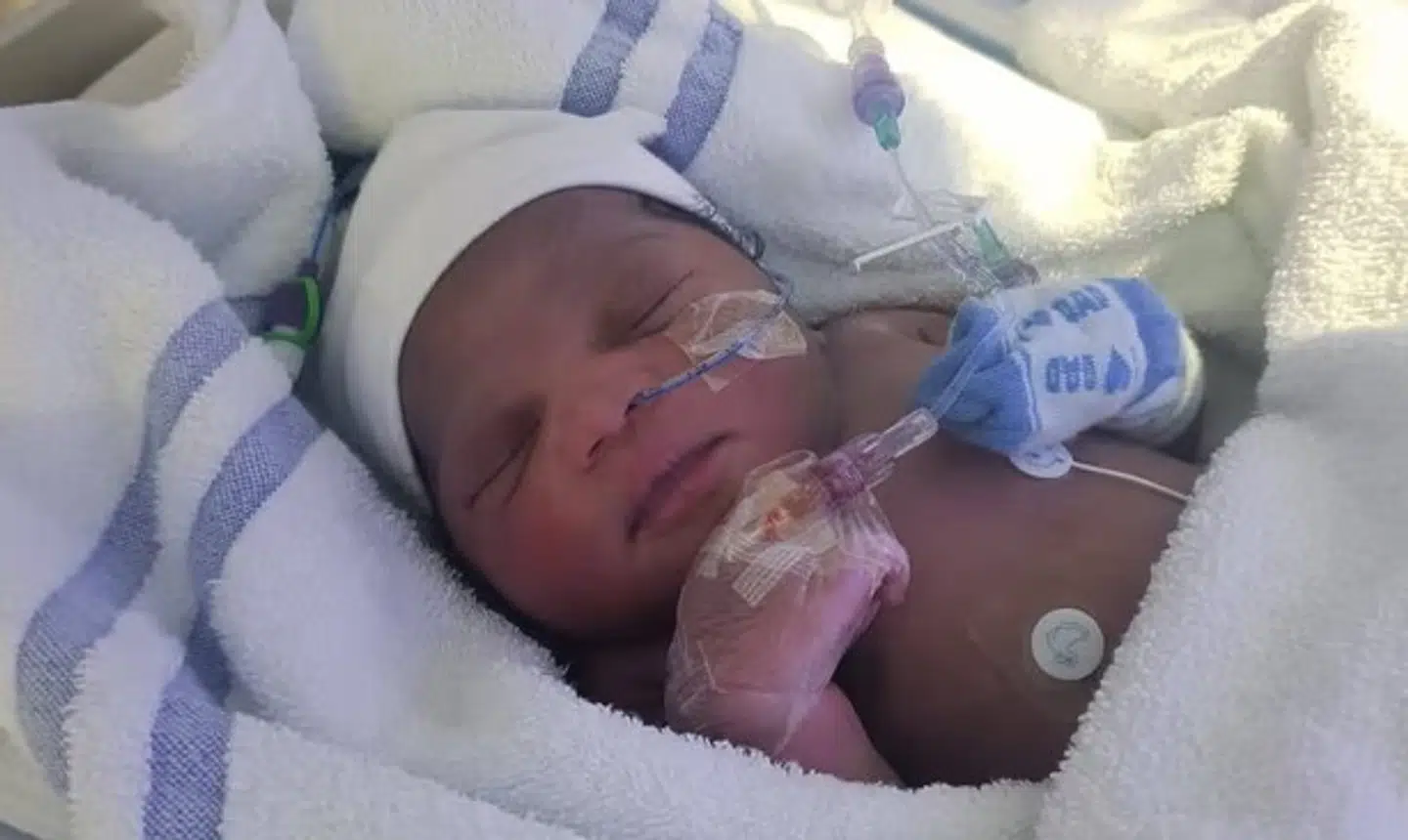 Her ses et billede af pigen 'Roman', som blev fundet efterladt for fem år siden. Nu står det klart, at to af hendes søskende led samme skæbne.