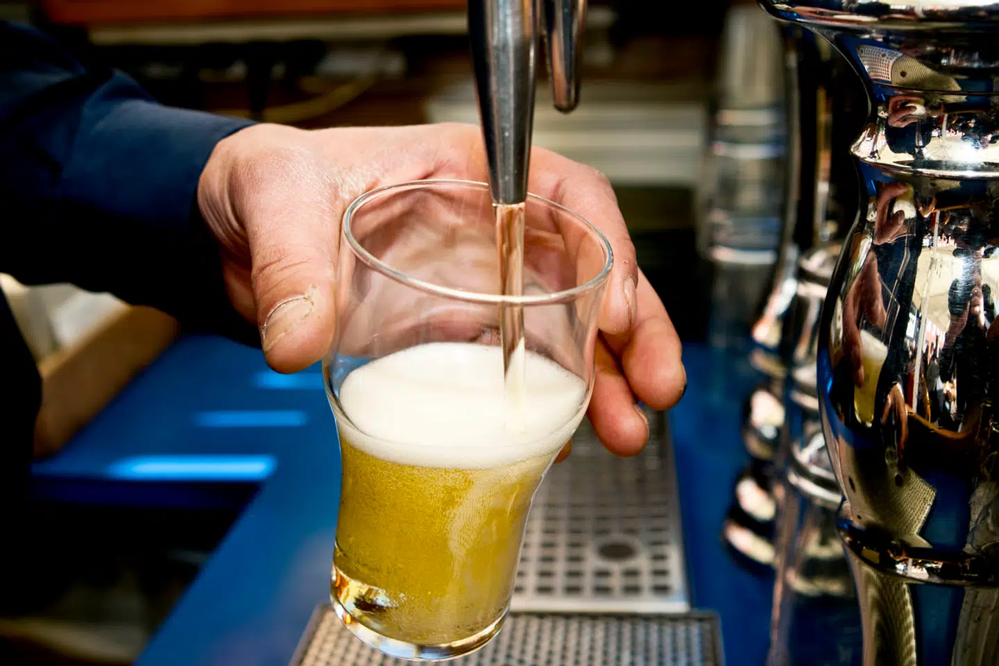 Øl og flyveture er ikke en god kombination, hvis du spørger forskere.