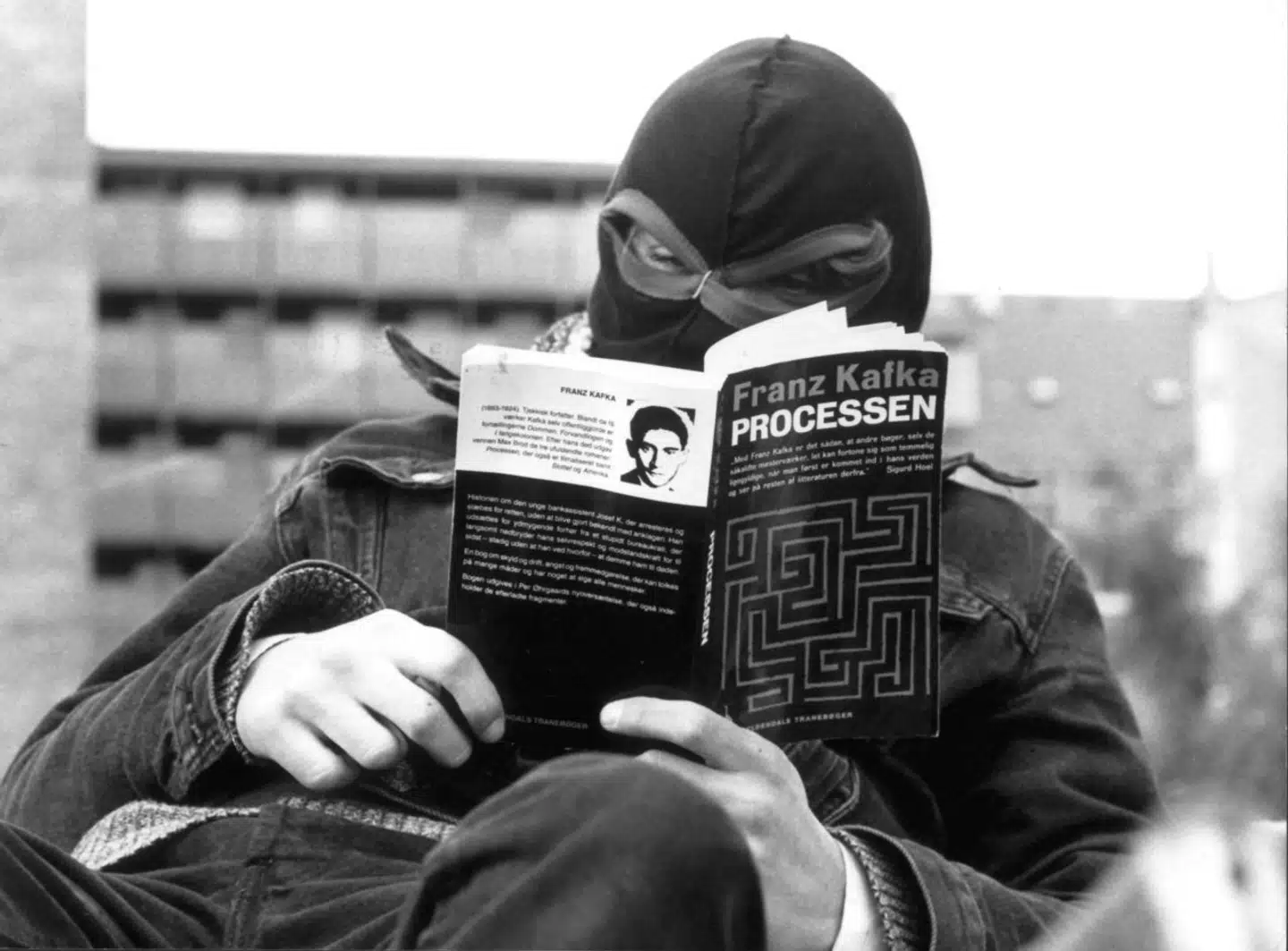 Stig Dalager har skrevet en roman med Franz Kafka som hovedperson. Her fordyber en BZer sig i ham. Berlingske-fotografen Morten Juhls berømte billede blev kåret til årets pressefoto i 1986.