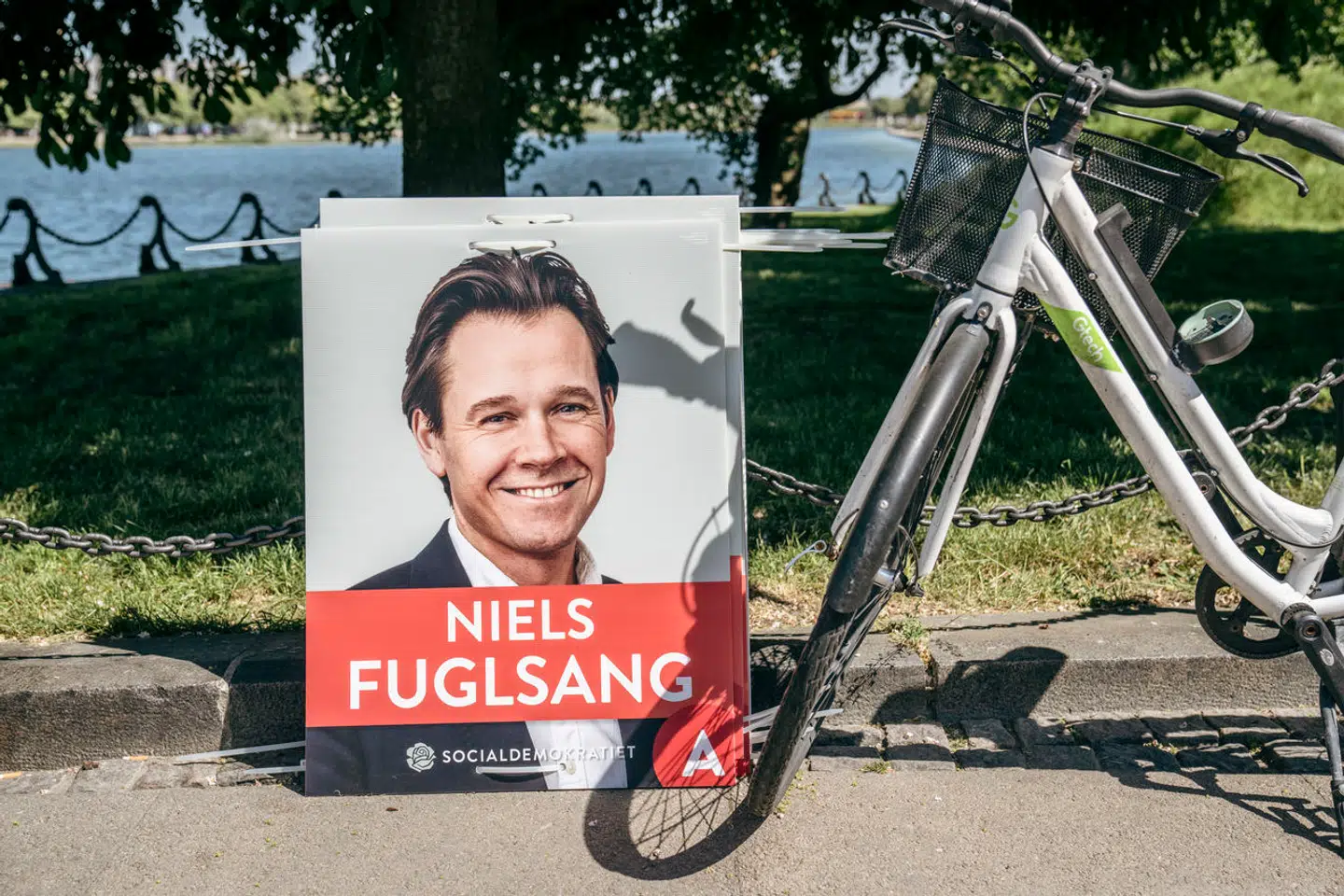 Niels Fuglsang (S) fik både hård kritik fra politiske modstandere og medspillere.