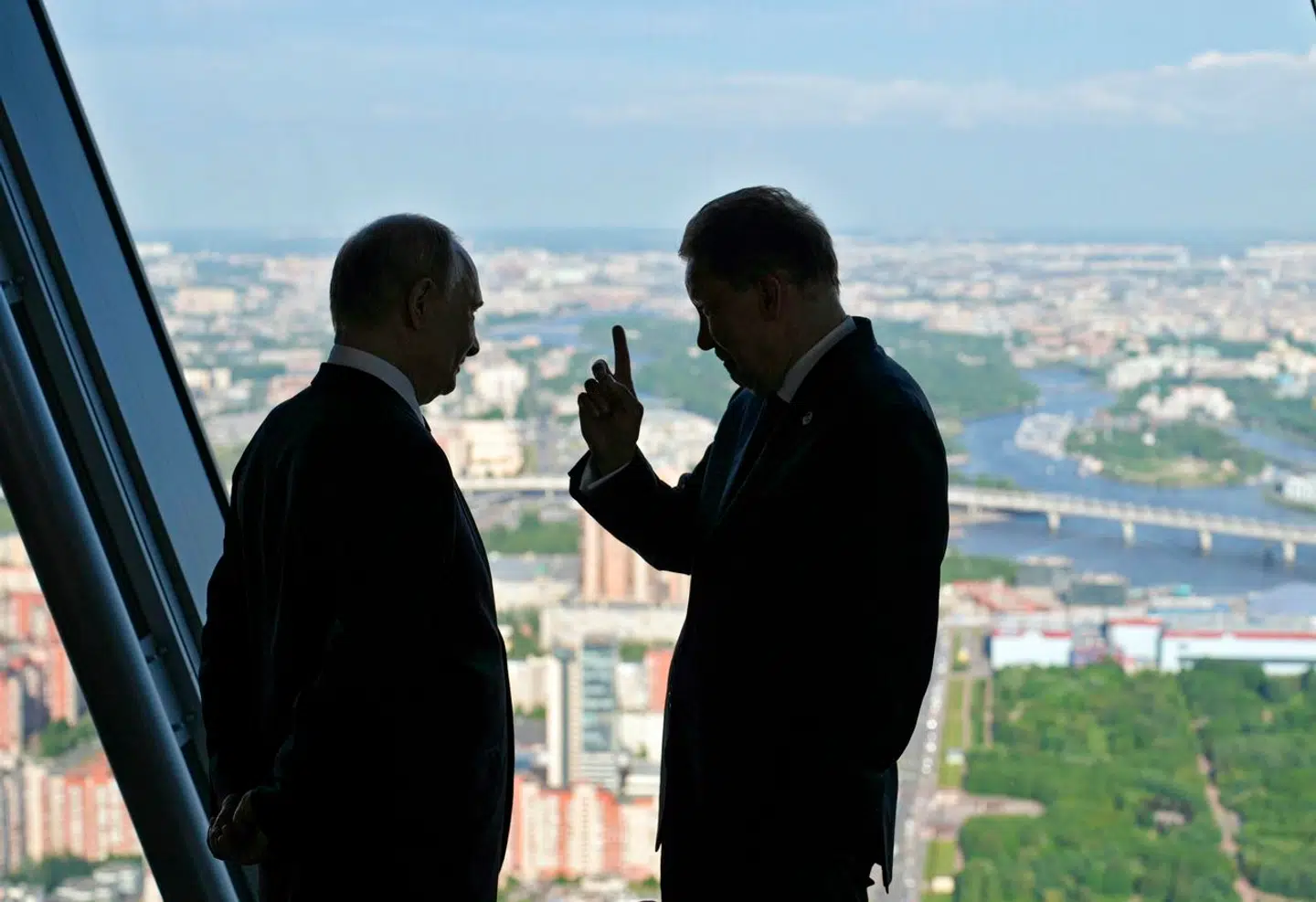 For første gang under krigen svarede Vladimir Putin onsdag aften på spørgsmål fra en gruppe vestlige journalister. Præsidenten havde især et budskab til Tyskland, da han afholdt et pressemøde i en Gazprom-skyskraber i Skt. Petersborg.