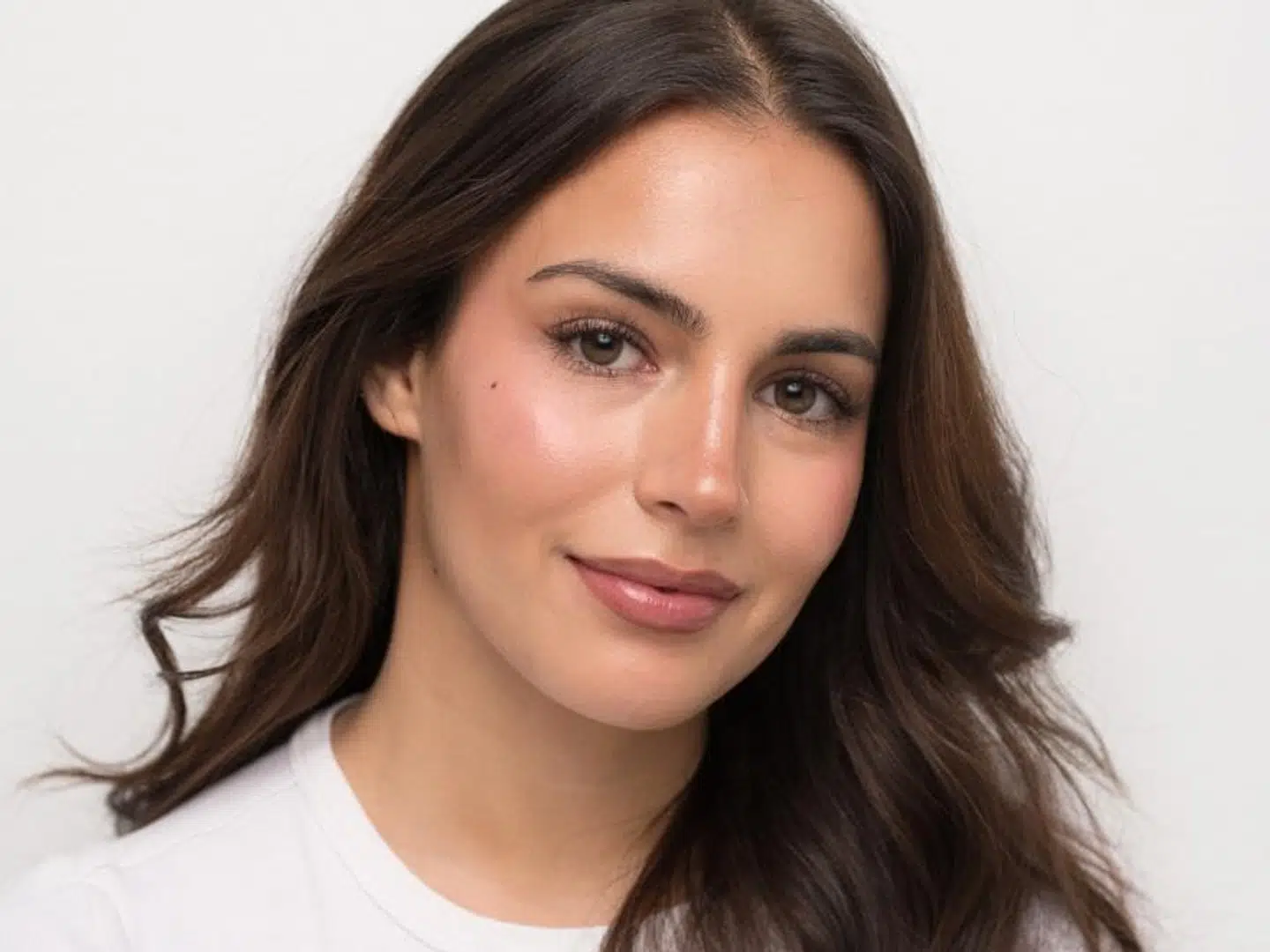 23-årige Mie Sofia Elers er skuespillerinde og kæreste med grev Felix. Foto: Álvaro Serrano Sierra / PR