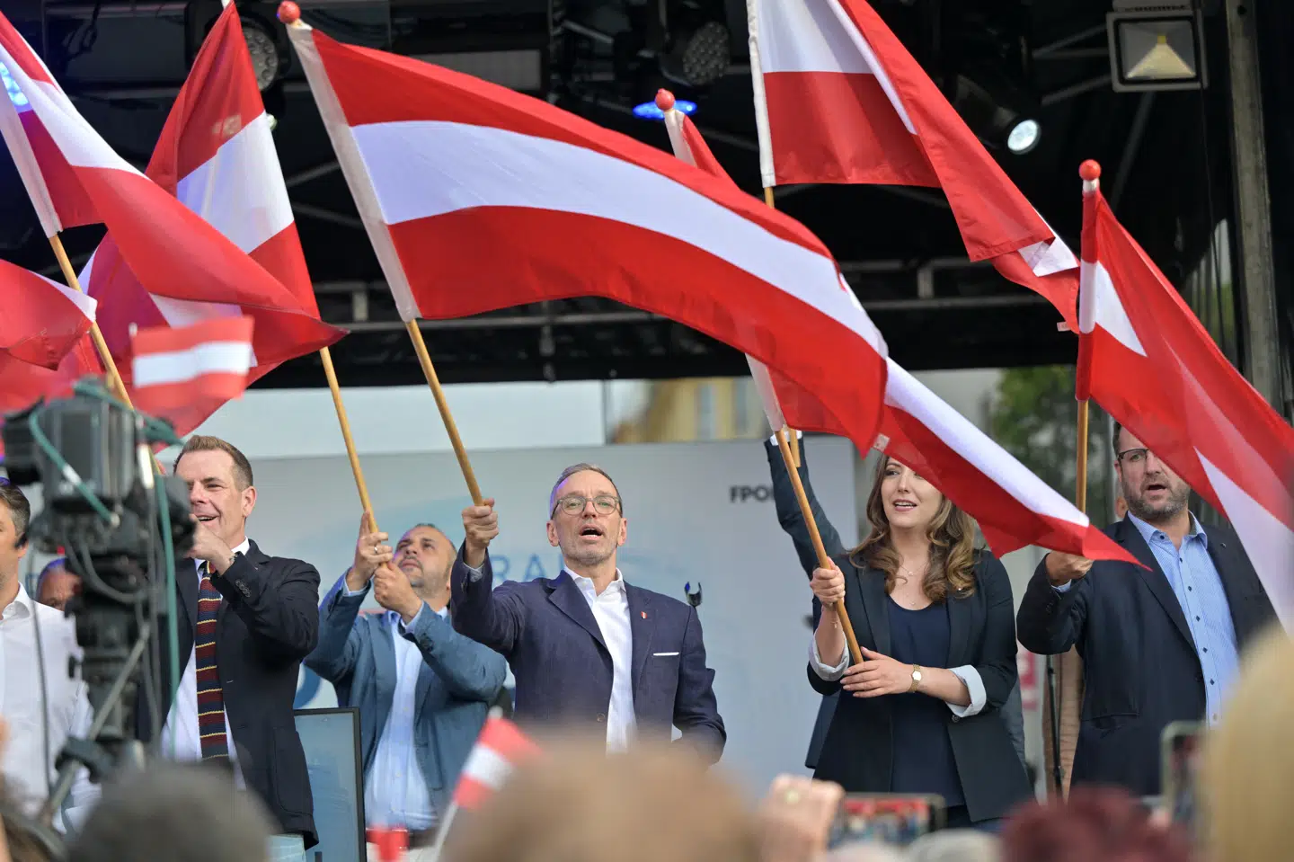 Det østrigske Frihedspartiet (FPÖ) har oplevet fremgang under partileder Herbert Kickl (i midten).