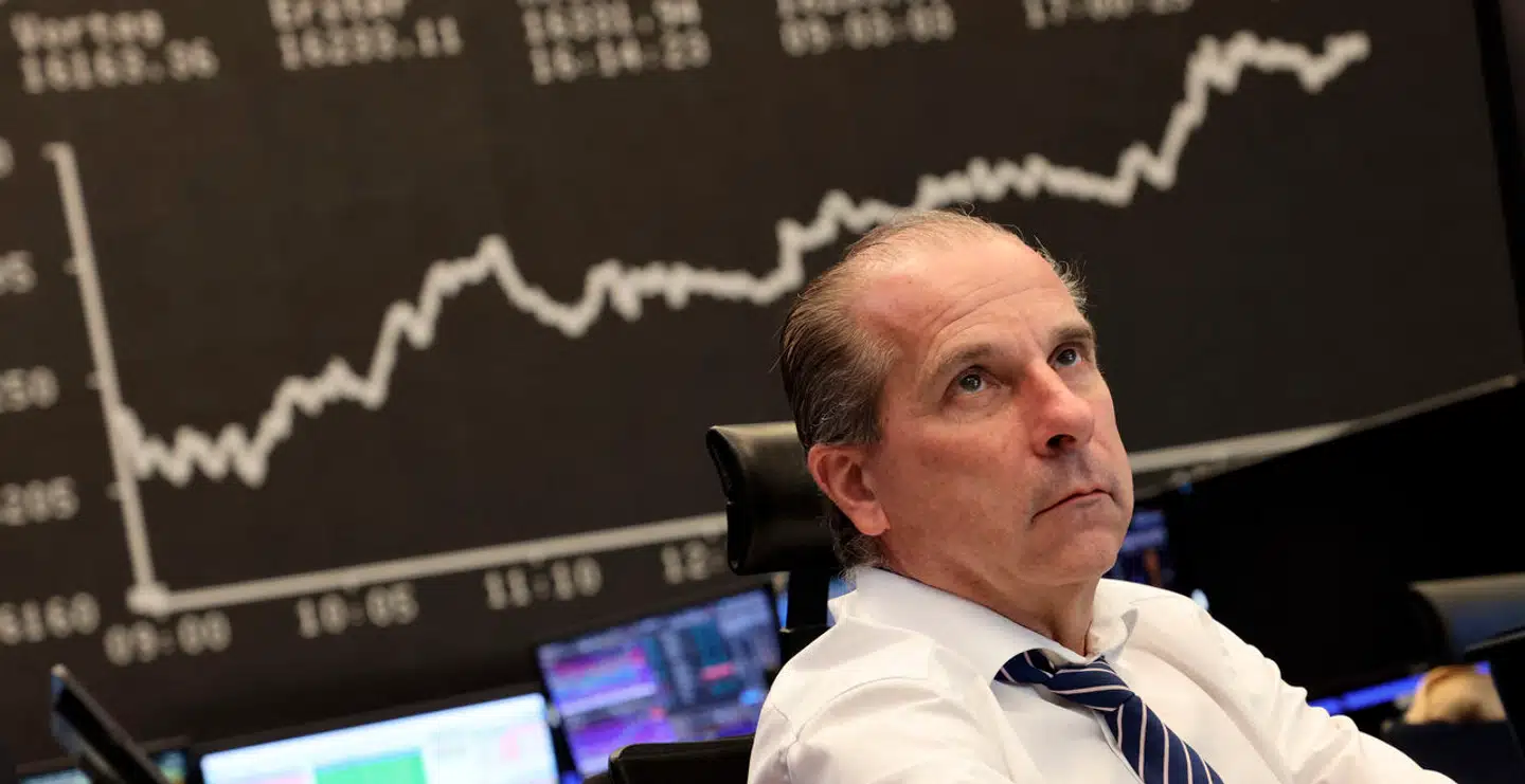 Aktiehandlere i Europa har bekymrede miner efter udbredte dyk dagen efter søndagens valg til Europa-Parlamentet, der har udløst stor usikkerhed.