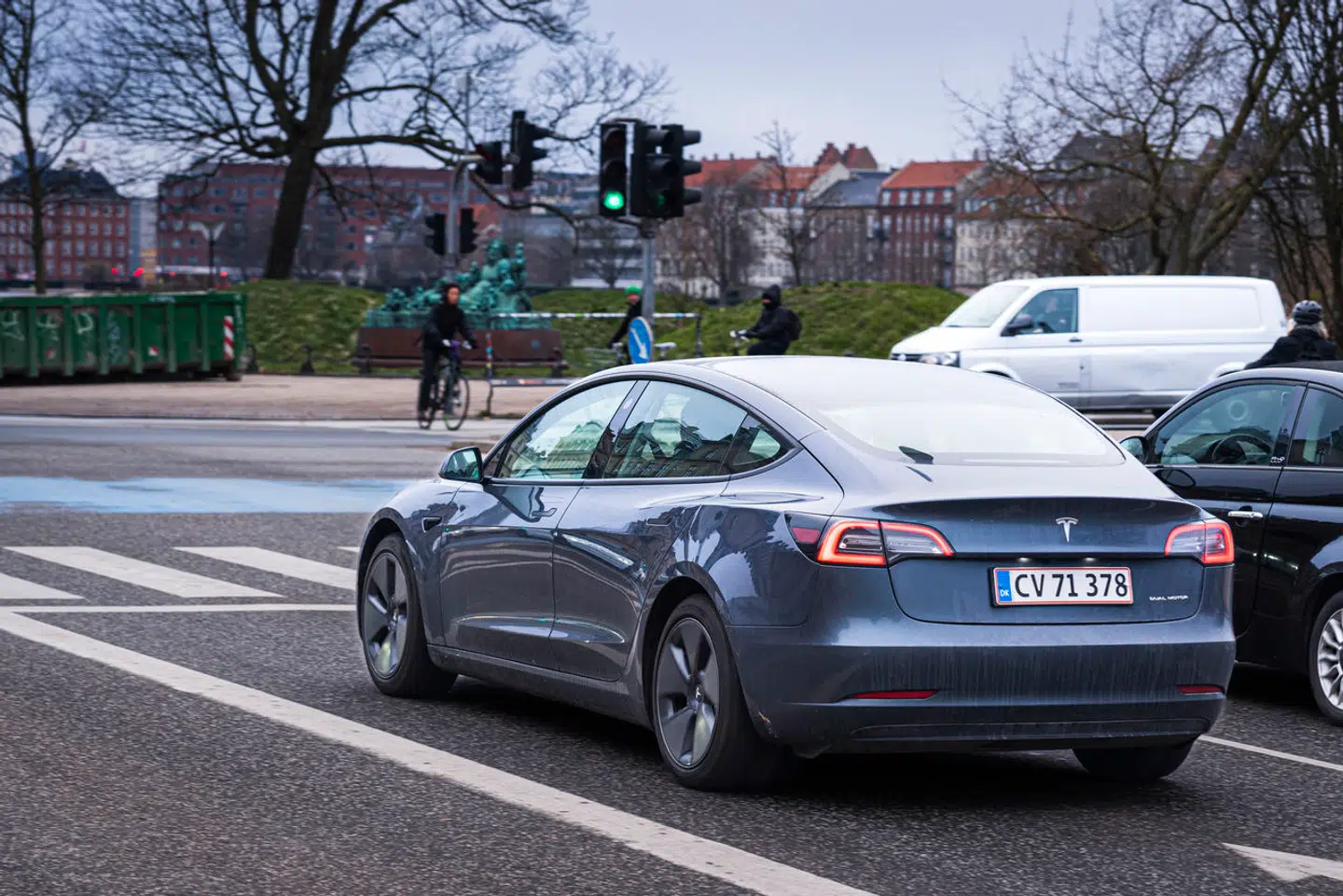 Tesla har flere gange gennem 2023 skåret store lunser af sine priser for at vinde forbrugernes gunst. Men nu er det, som om det ikke længere har den samme effekt.