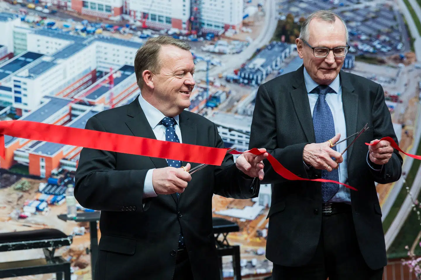 I årevis stod Bent Hansen (th.) og Lars Løkke Rasmussen i spidsen for det danske sundhedsvæsen, her ved indvielsen af det nye supersygehus i Skejby. Nu giver Bent Hansen sin udlægning af, hvad der kommer til at ske med sundhedsvæsenet, når Sundhedsstrukturkommissionen i dag har præsenteret sin rapport.