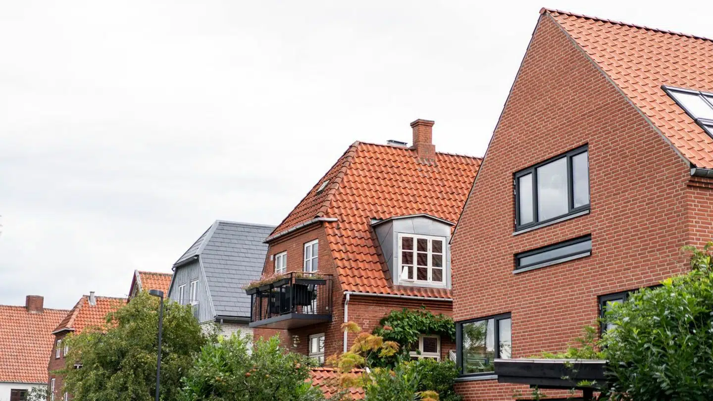 Boligejere, der har opkonverteret, hænger fortsat på den høje rente.