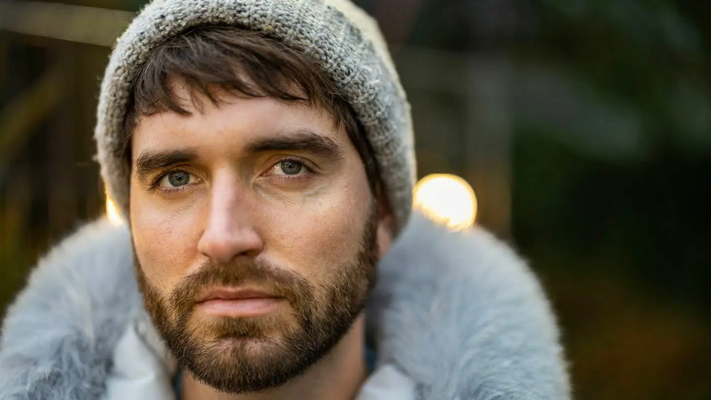 Sanger og sangskriver Malte Ebert dropper også en koncert med The Antonelli Orchestra.