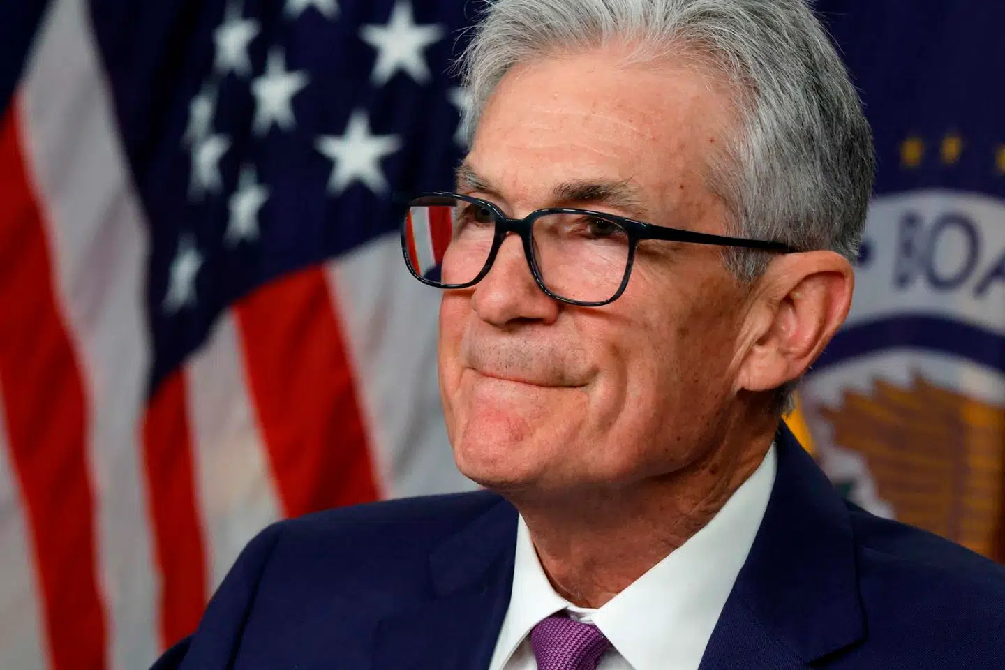 Formanden for den amerikanske centralbank, Jerome Powell, har en svær balanceakt mellem finansmarkeder, der håber på rentenedsættelser, og en inflation, der ikke vil falde.