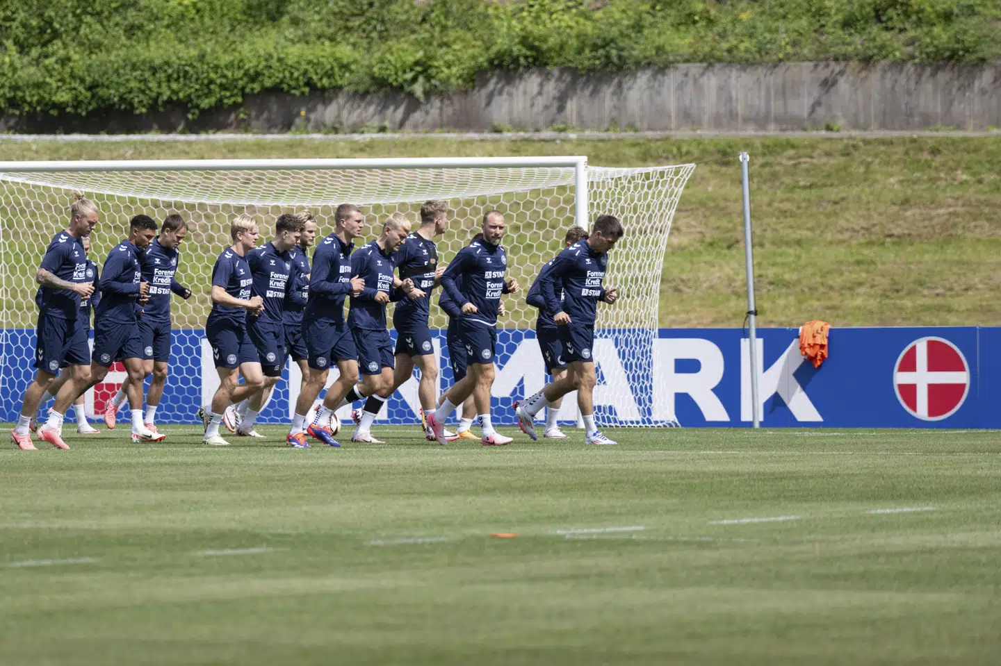 Landsholdet lever indtil videre med den uperfekte træningsbane i Freudenstadt.