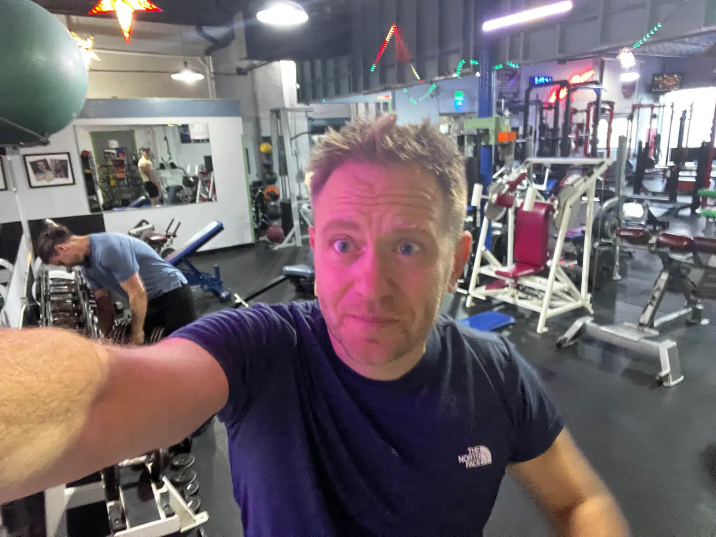 Som et led i behandlingen i USA, skulle Mads Ellesøe træne dagligt. Også fysisk.