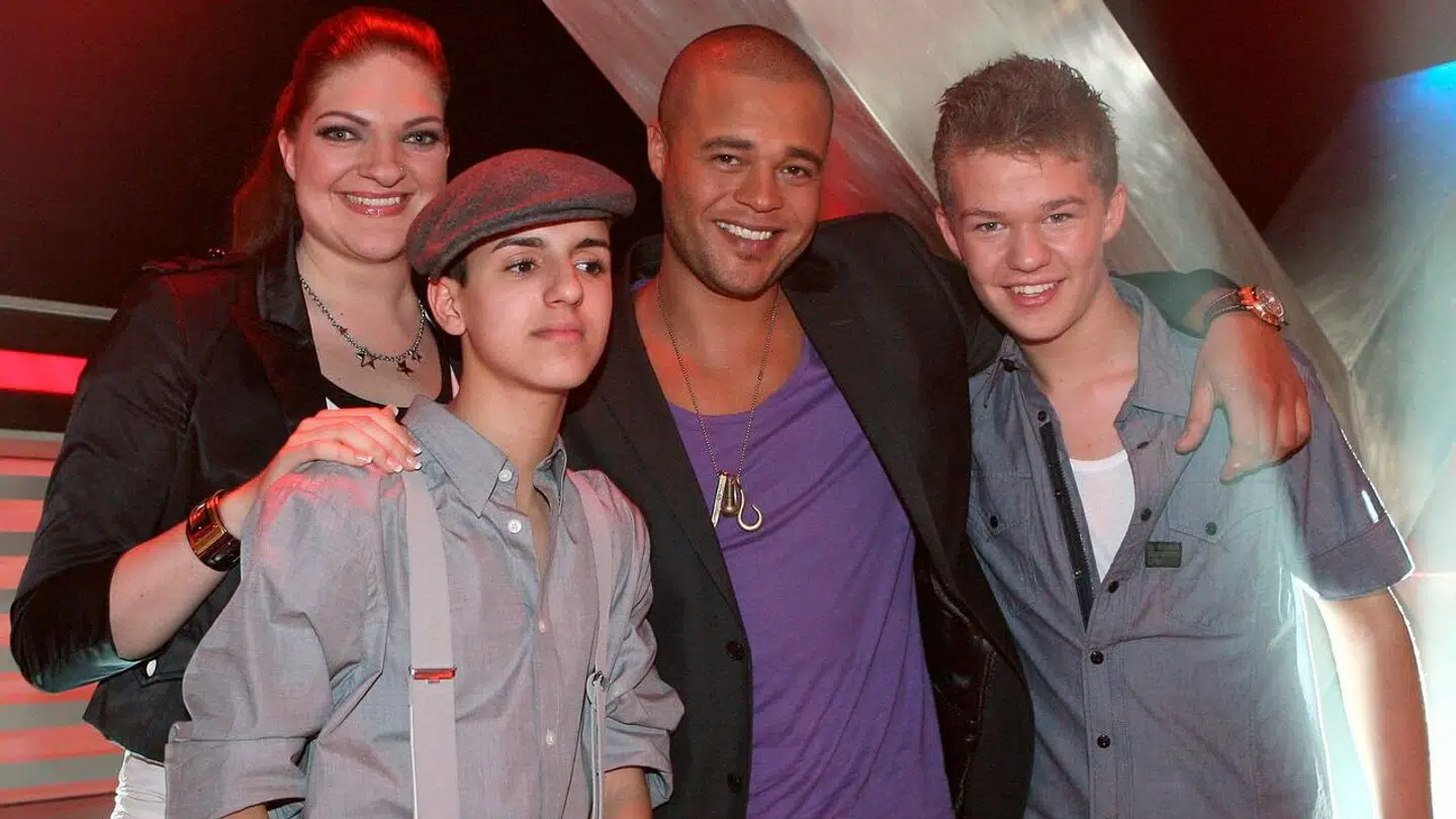 Laura var i 2008 med i 'X Factor'. Her sammen med Remee, Martin hedegaard og Basim.