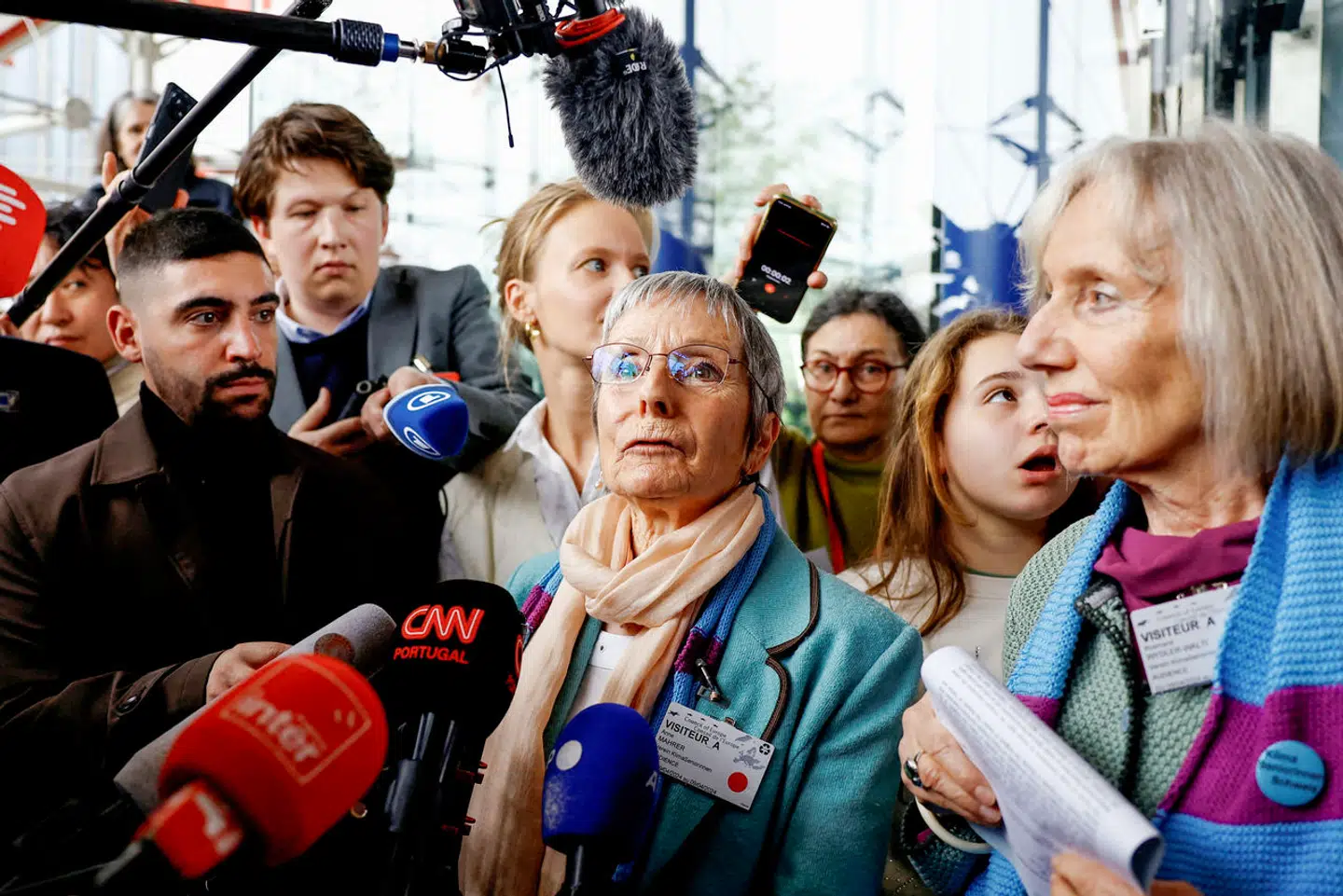 Anne Mahrer og Rosmarie Wydler-Walti er en del af Verein KlimaSeniorinnen, der fik medhold af Den Europæiske Menneskerettighedsdomstol. Arkivfoto: Christian Hartmann, Scanpix