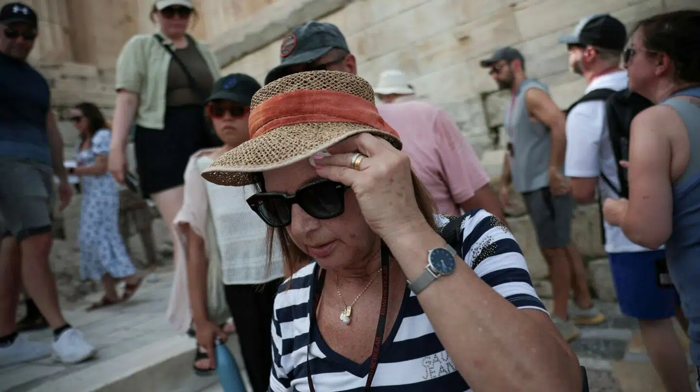 En varmeramt turist.