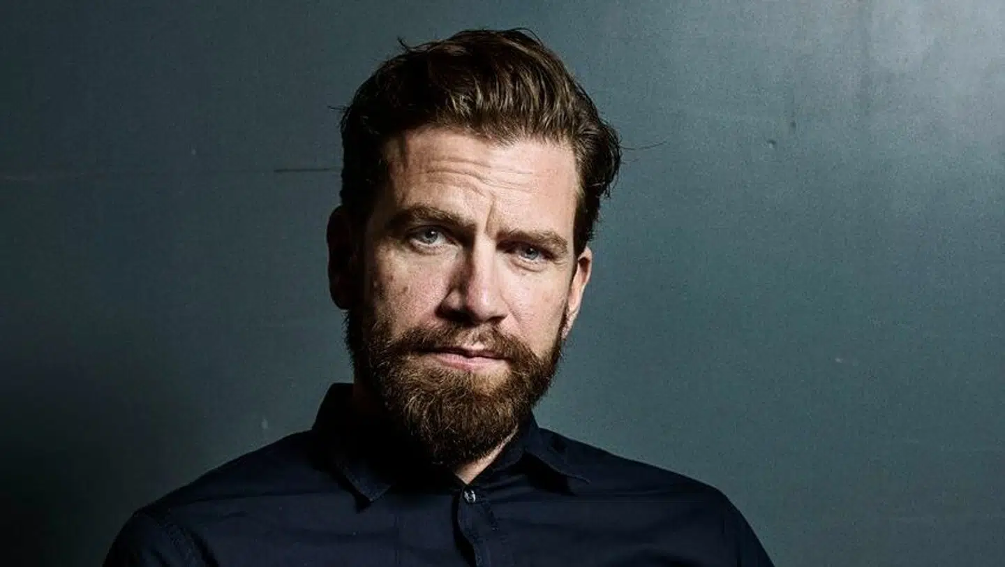 (ARKIV) DRs præsenterer på et pressemøde tirsdag d. 8 december 2015 deres nye store dramaserie 'Bedrag' instrueret af Per Fly. Her er det skuespiller Nikolaj Lie Kaas. Skuespiller Nikolaj Lie Kaas fylder 50 år mandag den 22. maj 2023. (Foto: Simon Læssøe/Ritzau Scanpix)