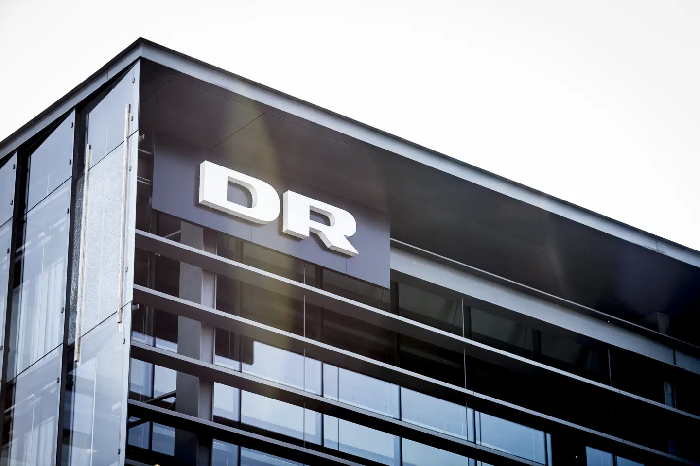 Over halvdelen - 57 procent - af nyhedsbrugerne har tillid til de danske nyhedsmedier, viser ny rapport. Det er blandt andet de to public service-medier, DR og TV 2, der rangerer højt. (Arkivfoto).