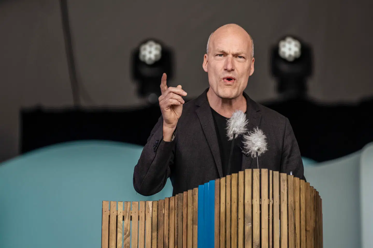 »Kære Pelle Dragsted – og alle andre, som ser en velfærdskrise: Hjælp os med at arbejde for, at den offentlige sektor bliver underlagt de samme krav til regnskabsaflægning, som den private sektor og de private velfærdsudbydere er underlagt,« skriver Jes Brinchmann.