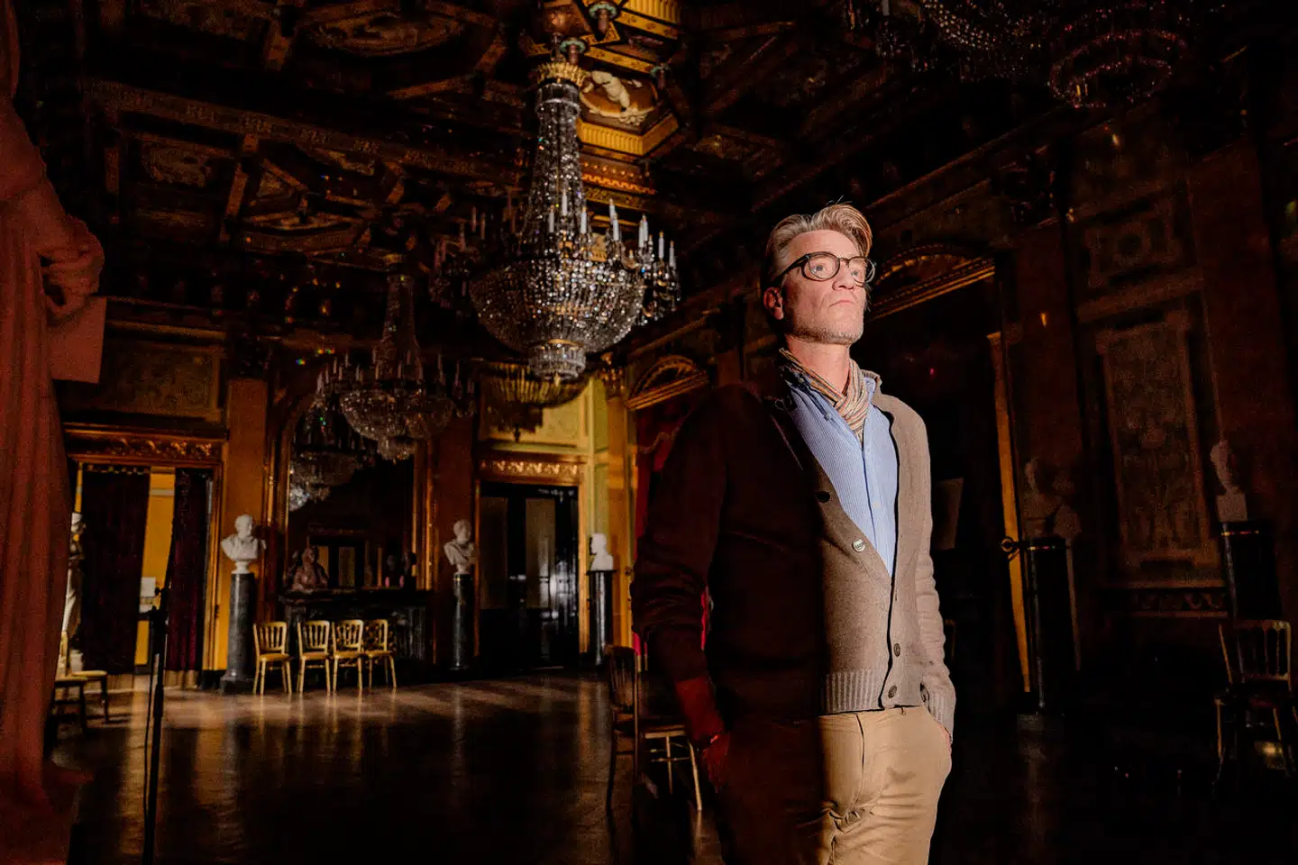 I maj i år erklærede Nikolaj Hübbe, der har været balletmester siden 2008, at han ikke ønsker at søge at få sin kontrakt forlænget. Nu får han og teaterchef Kasper Holten påtaler fra bestyrelsen.