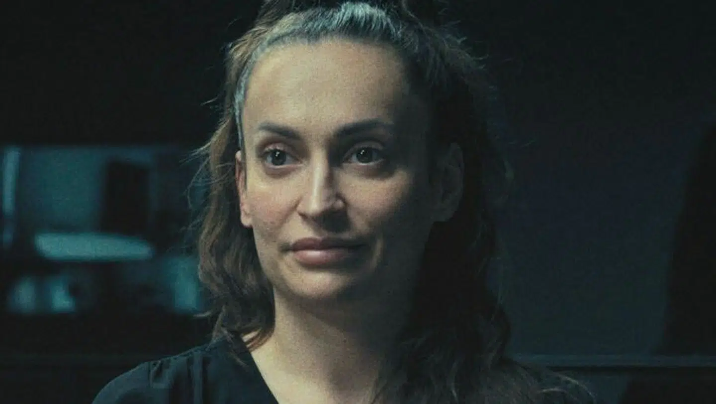 TV 2-muldvarpen Amira Smajic har lavet så mange unoder i trafikken, at hendes kørekort nu er blevet betinget frakendt.