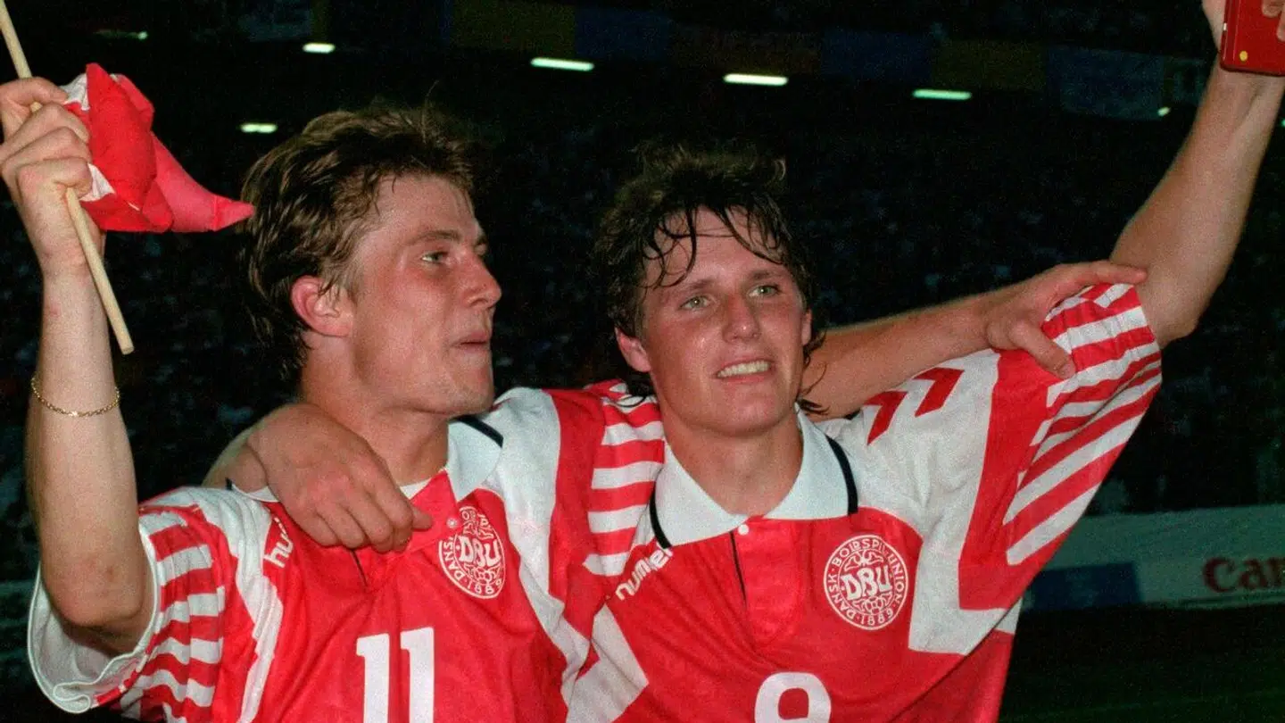 Brian Laudrup og Flemming Povlsen efter EM-sejren i 1992.