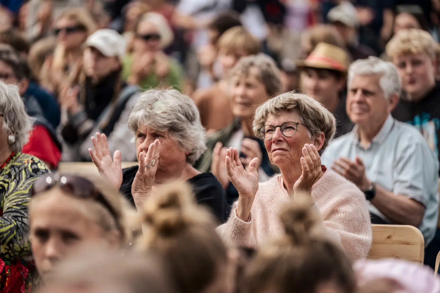 Publikum til partiledertalerne på Hovedscenen ved det netop overståede folkemøde.