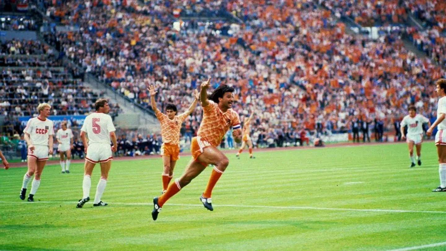 Den i dag 61-årige Ruud Gullit spillede 66 landskampe for Holland mellem 1981 og 1994. Billedet her er fra 1988.