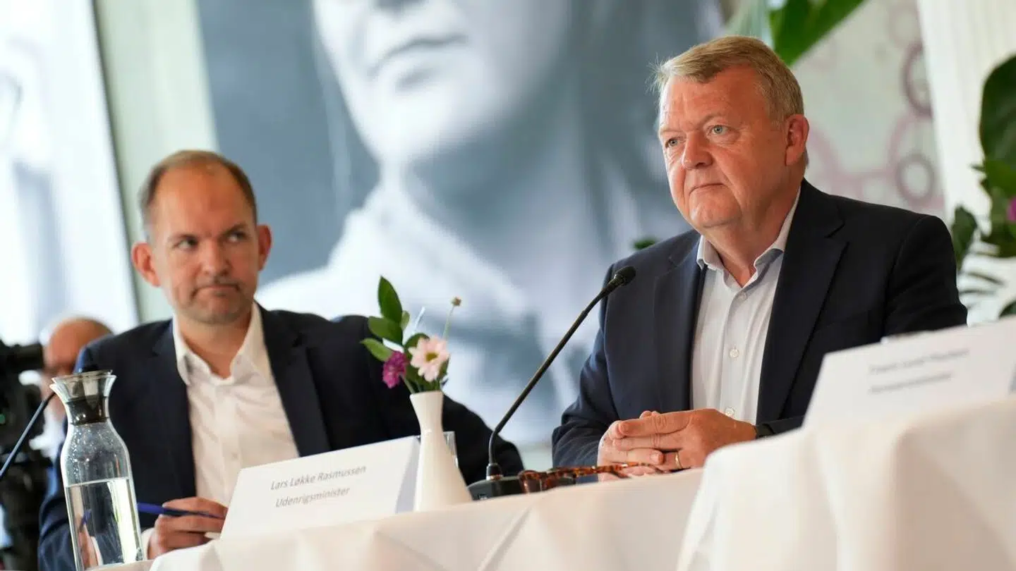 Forsvarsminister Troels Lund Poulsen (V), udenrigsminister Lars Løkke Rasmussen (M), erhvervsminister Morten Bødskov (S) og skatteminister Jeppe Bruus (S) ved regeringens pressemøde om et stærkere, dansk erhvervsliv hos H. Lundbeck i Valby torsdag den 20. juni 2024.