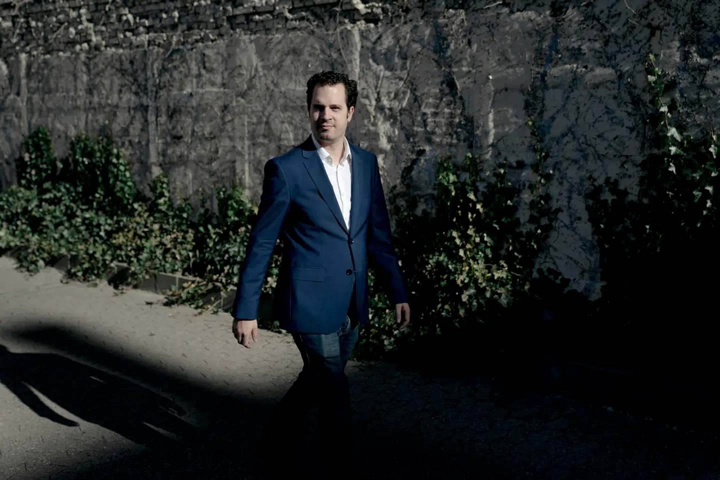 18 tidligere medarbejdere i Danmarks Underholdningsorkester fortæller om kaotisk og hård ledelse, der har fået folk til at knække på stribe under direktør og dirigent Andreas Vetö.