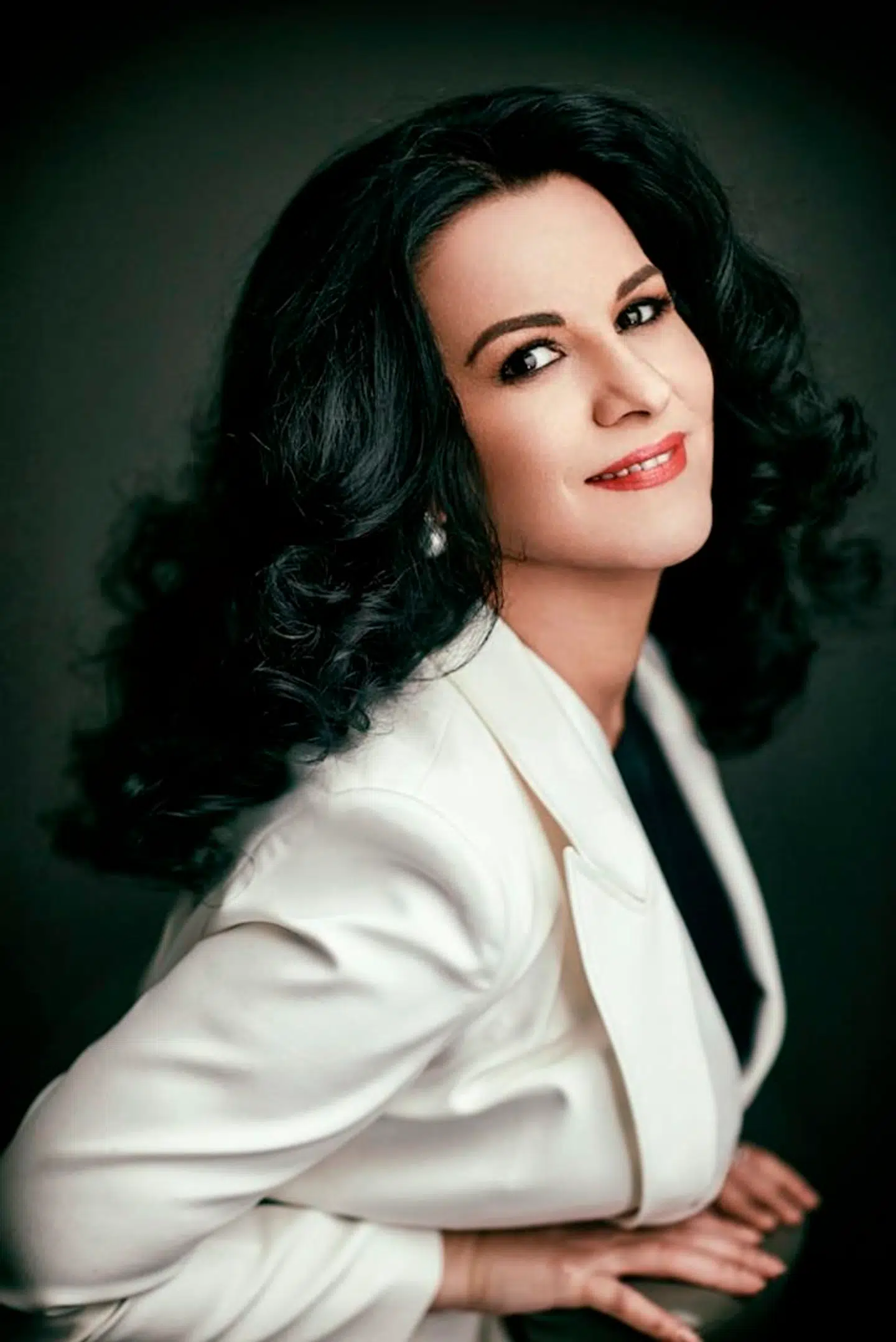 Angela Gheorghiu. Udateret foto.