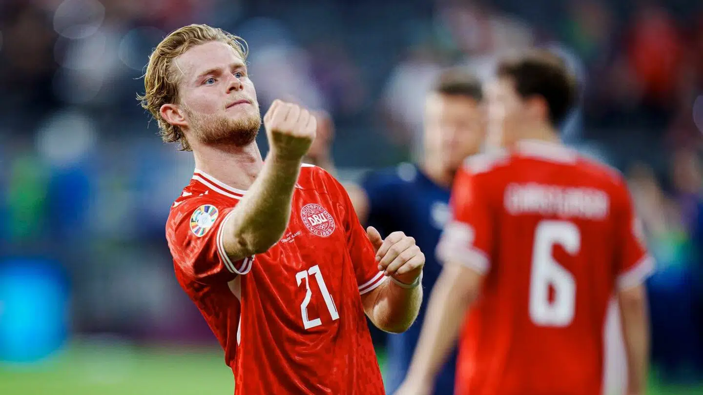 Morten Hjulmand modtog fansene hyldest efter kampen.