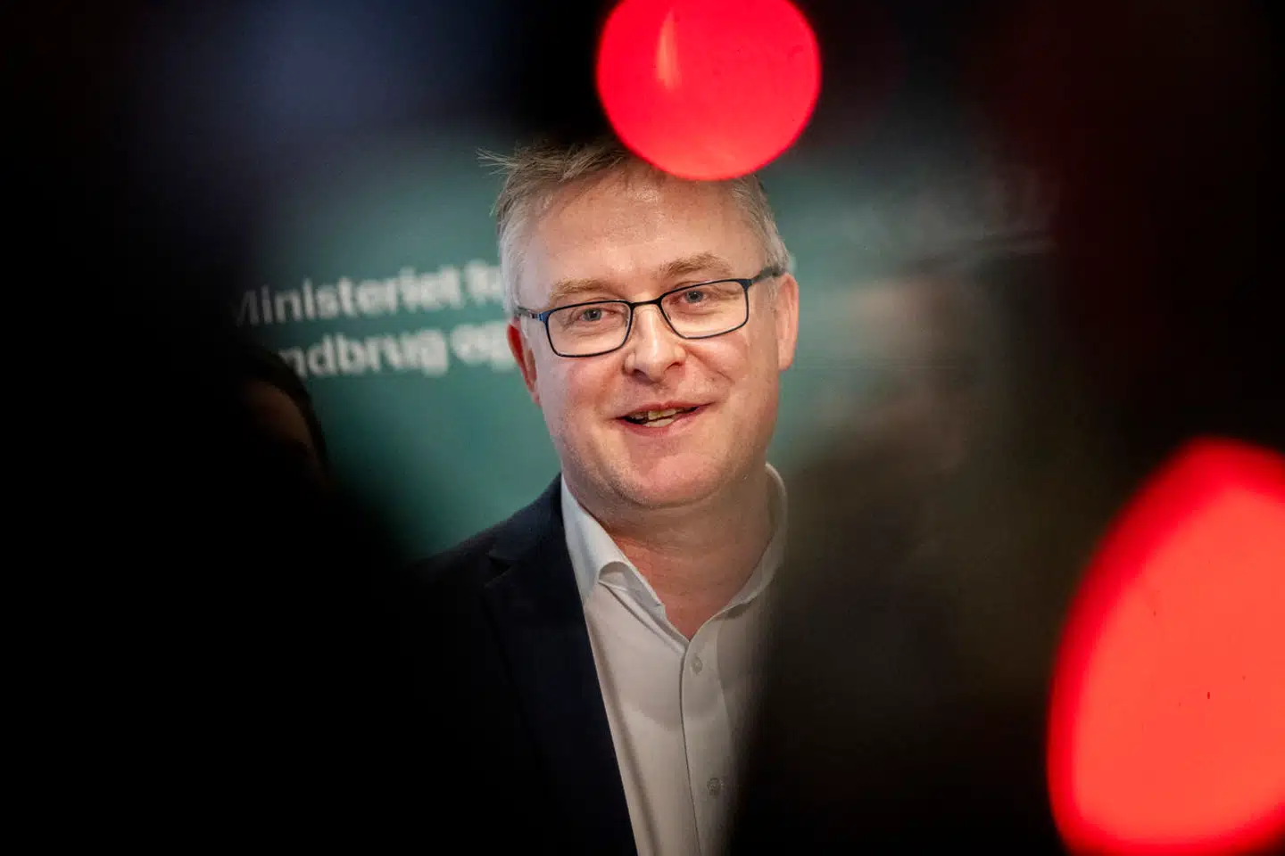 Han er minister for fødevarer, landbrug og fiskeri. Og man skulle tro, at der har været nok at tale om i det forgangne halvandet år, alligevel er han blandt de mest usynlige ministre.