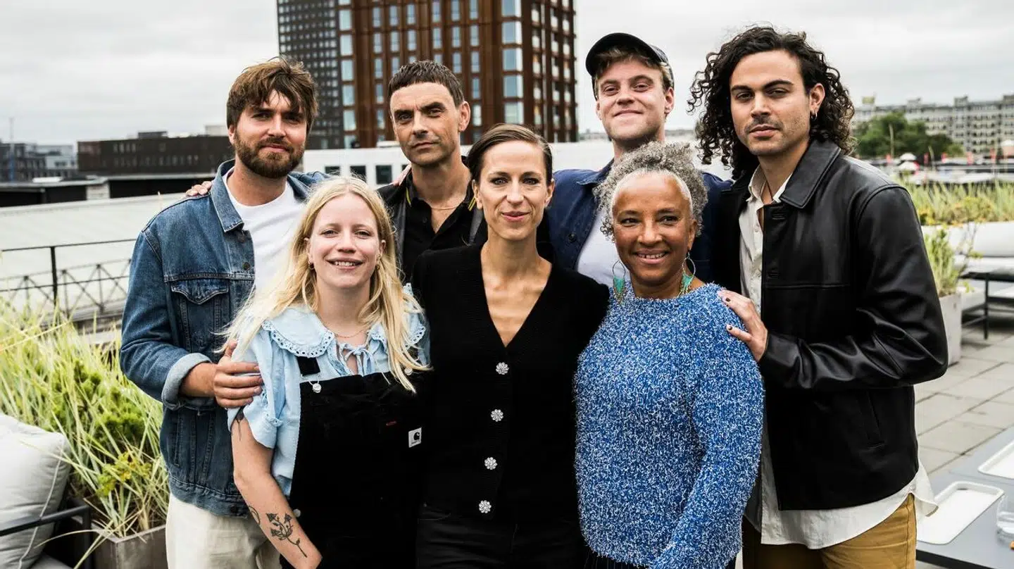 Pressemøde på 'Toppen af poppen' og interview. Alex Vargas, Malte Ebert, Hjalmer, Katinka Bjerregaard, Maria Bramsen, Mathilde Falch og Simon Kvamm.. Onsdag 25. august 2021.