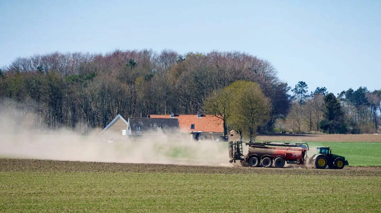 Landmændene slipper ikke for en co2-afgift, som indføres gradvist fra 2030. Det erfarer B.T.
