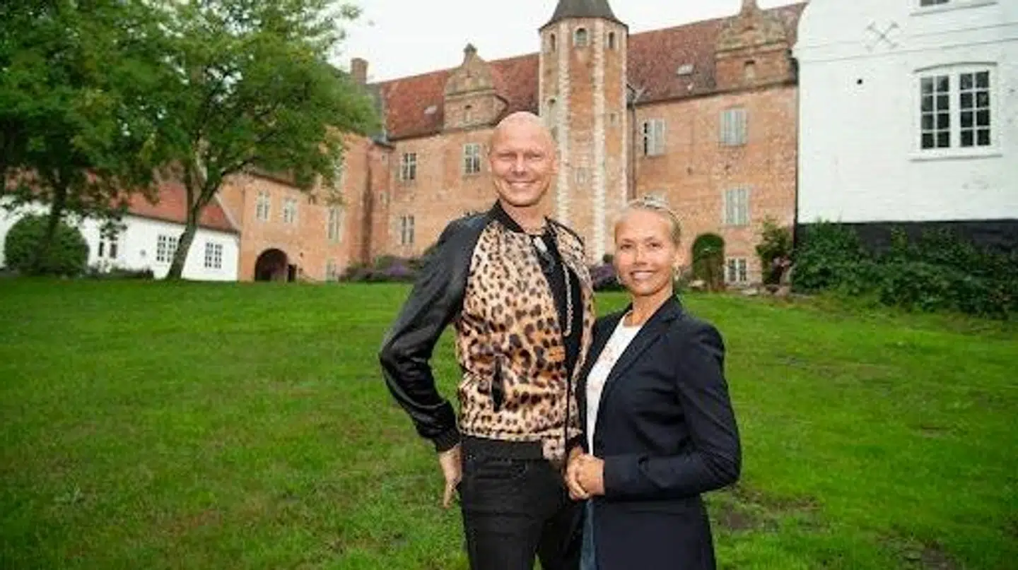 Jim Lyngvild og Trine Jepsen foran Harridslevgaard i 2023.