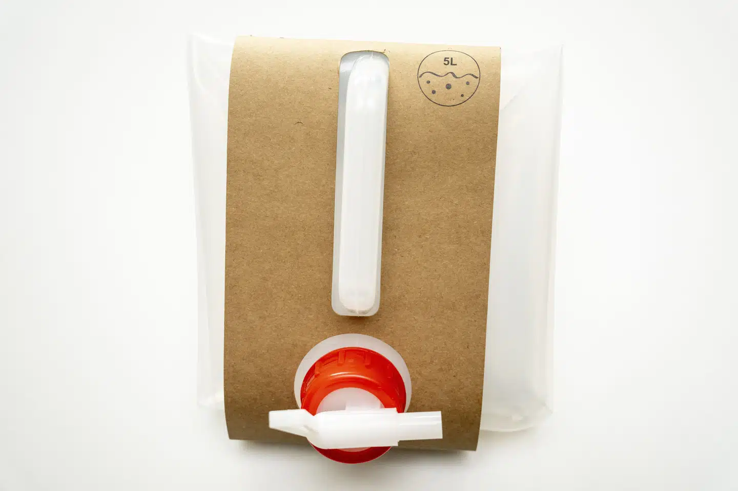 Blandt myndighedernes anbefalinger til hjemmeberedskab under en krise er at have tre liter vand per person per døgn. (Arkivfoto).