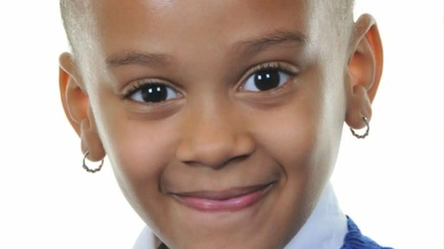 Elizabeth John og Ethan John blev dræbt af deres egen mor.