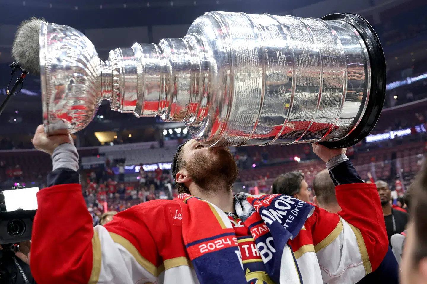 Florida Panthers-stjernen Matthew Tkachuk kalder det en drøm, der blev til virkelighed at vinde titlen i NHL.
