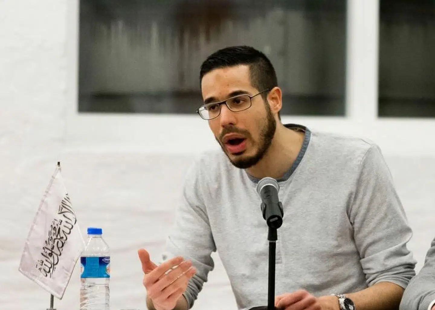 Hizb Ut-Tahrirs talsmand i Danmark, Elias Ramadan Lamrabet, sidder i Københavns Byret tiltalt for at have opfordret til forbrydelser mod etniske grupper eller religiøse minioriteter.
