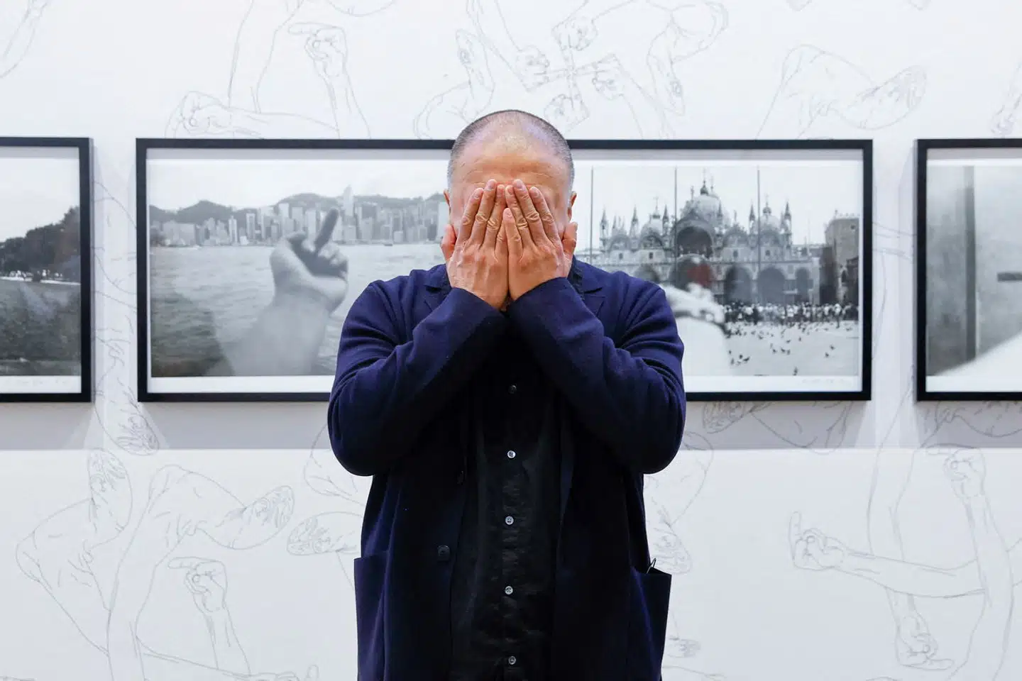 Ai Weiwei ved åbningen af udstillingen »Search of Humanity« i Wien i 2022.